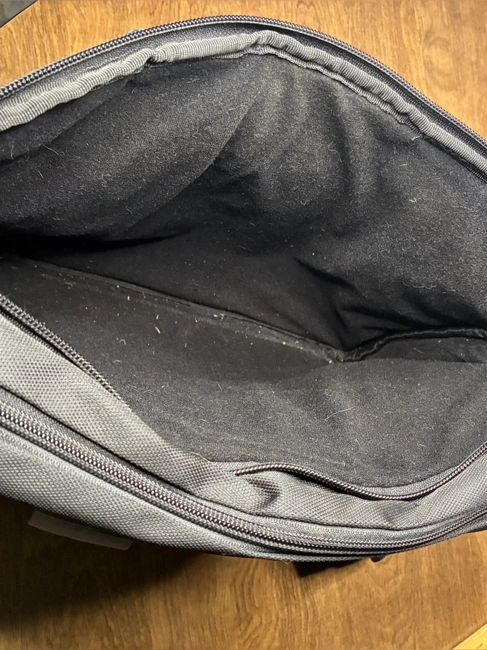 Thule Sweden Straven 13 Inch Laptop Macbook Deluxe Bag Gray & Black